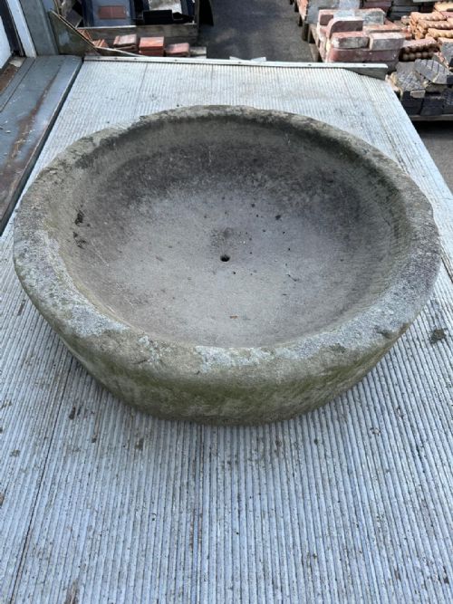 19TH CENTURY SANDSTONE CIRCULAR ANIMAL FEEDING TROUGH - ADDITIONAL PHOTO 3