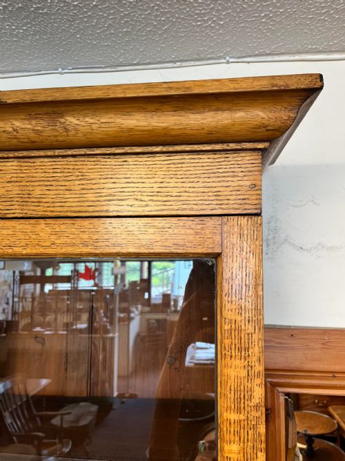 A PAIR OF LATE VICTORIAN OAK BOOKCASES CIRCA 1900 - ADDITIONAL PHOTO 4