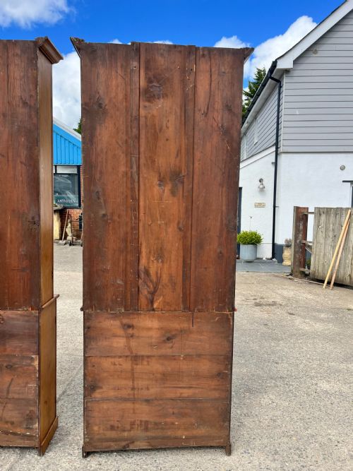 A PAIR OF LATE VICTORIAN OAK BOOKCASES CIRCA 1900 - ADDITIONAL PHOTO 7