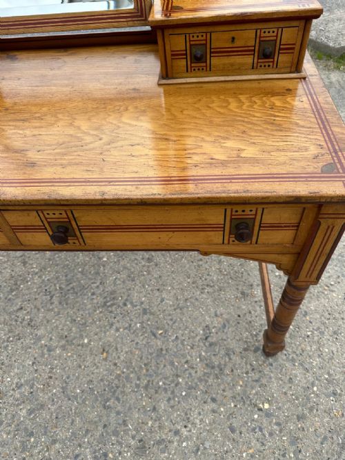 A GOOD AESTHTIC MOVEMENT ASH OAK DRESSING TABLE AND ASSOCIATED CHAIR CIRCA 1870S - ADDITIONAL PHOTO 5