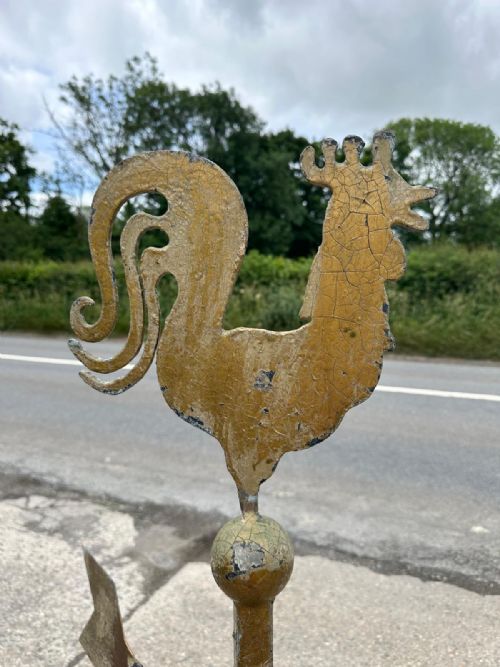 EARLY 20TH CENTURY COCKEREL TOPPED WEATHER VANE - ADDITIONAL PHOTO 5