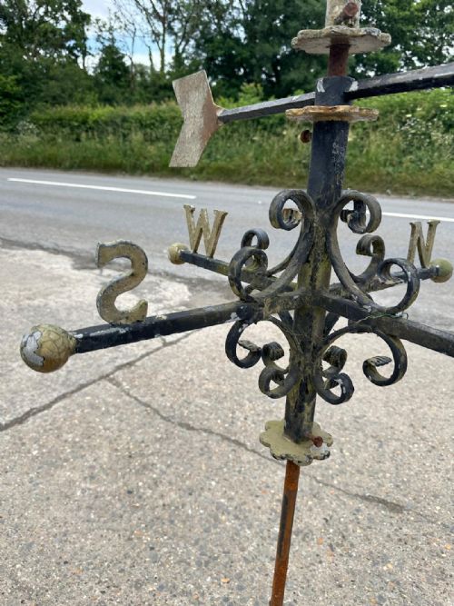 EARLY 20TH CENTURY COCKEREL TOPPED WEATHER VANE - ADDITIONAL PHOTO 1