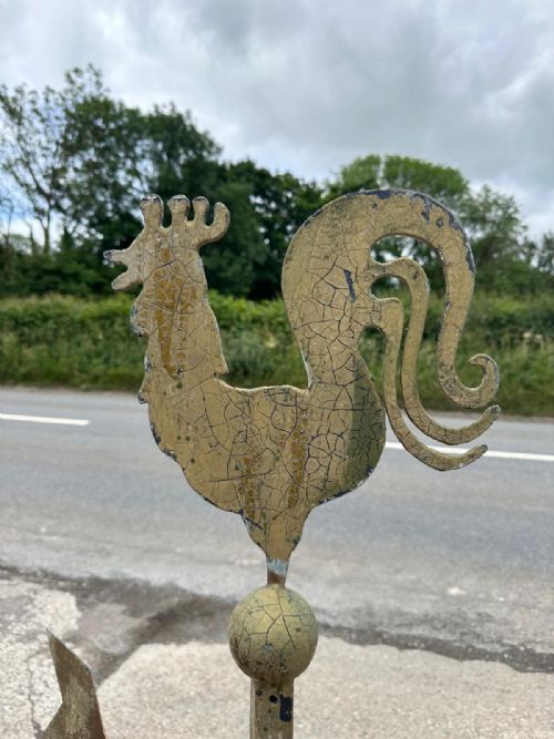 EARLY 20TH CENTURY COCKEREL TOPPED WEATHER VANE - ADDITIONAL PHOTO 3