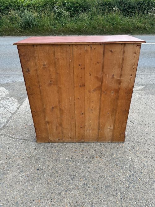 LATE VICTORIAN 1900 ORIGINAL PAINTED PINE 23 CHEST OF DRAWERS - ADDITIONAL PHOTO 1