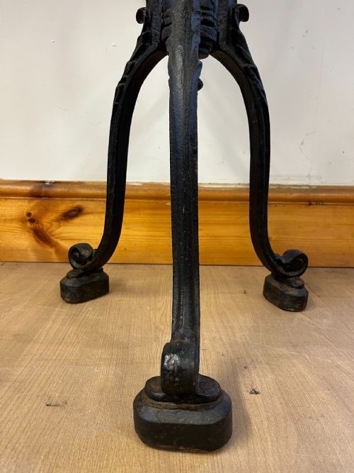 VICTORIAN CAST IRON TABLE WITH ORIGINAL MAHOGANY TOP - ADDITIONAL PHOTO 4