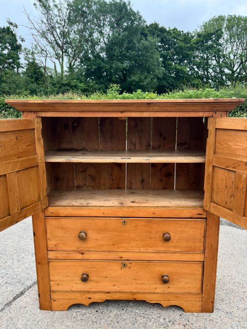 EARLY 19TH CENTURY GEORGIAN 18001820 PINE LINEN CUPBOARD - ADDITIONAL PHOTO 8