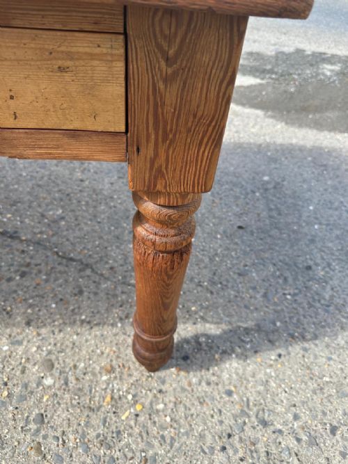 LATE VICTORIAN PITCH PINE TABLE - ADDITIONAL PHOTO 5
