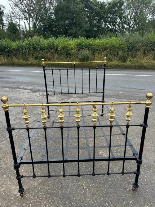 VICTORIAN BRASS AND IRON DOUBLE BED - ADDITIONAL PHOTO 1