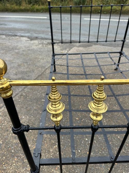 VICTORIAN BRASS AND IRON DOUBLE BED - ADDITIONAL PHOTO 3