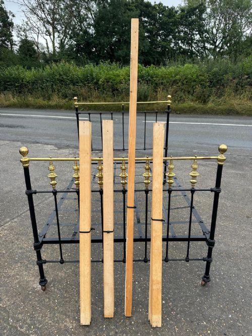 VICTORIAN BRASS AND IRON DOUBLE BED - ADDITIONAL PHOTO 4