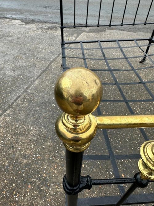 VICTORIAN BRASS AND IRON DOUBLE BED - ADDITIONAL PHOTO 6