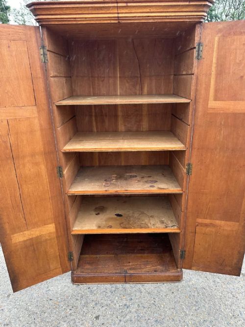 CIRCA 1900 CEDAR WOOD HUMIDOR CIGAR CABINET - ADDITIONAL PHOTO 4