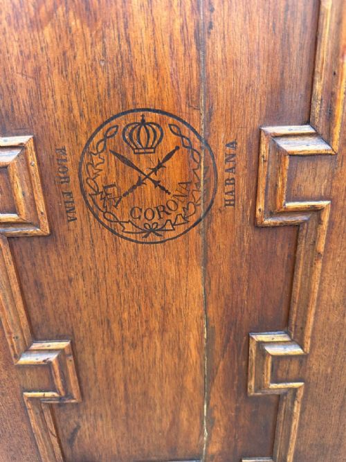 CIRCA 1900 CEDAR WOOD HUMIDOR CIGAR CABINET - ADDITIONAL PHOTO 5