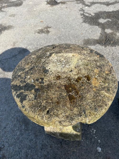 ORIGINAL SET OF 4 19TH CENTURY STADDLE STONES BELIEVED TO BE COTSWOLD STONE - ADDITIONAL PHOTO 2