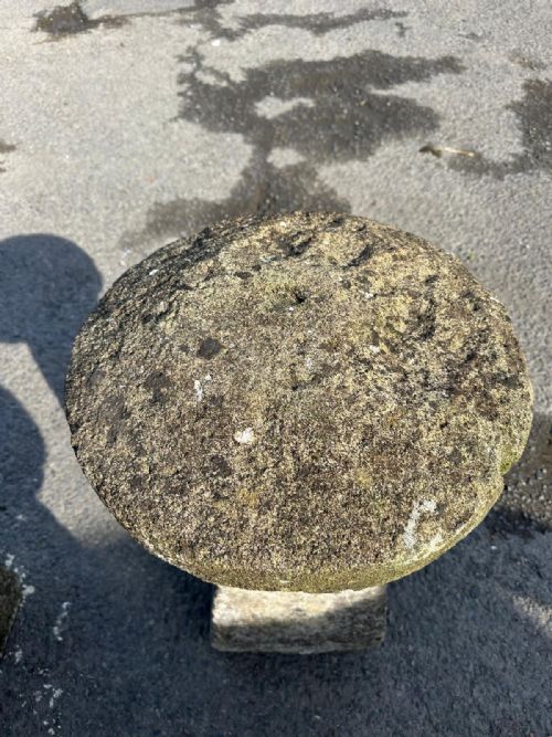 ORIGINAL SET OF 4 19TH CENTURY STADDLE STONES BELIEVED TO BE COTSWOLD STONE - ADDITIONAL PHOTO 3