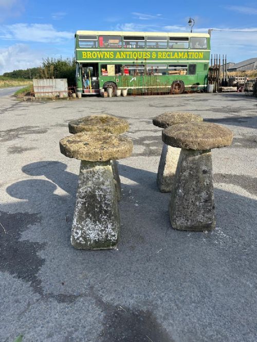 ORIGINAL SET OF 4 19TH CENTURY STADDLE STONES BELIEVED TO BE COTSWOLD STONE - ADDITIONAL PHOTO 5