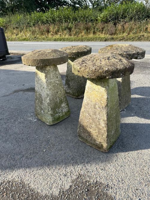 ORIGINAL SET OF 4 19TH CENTURY STADDLE STONES BELIEVED TO BE COTSWOLD STONE - ADDITIONAL PHOTO 11