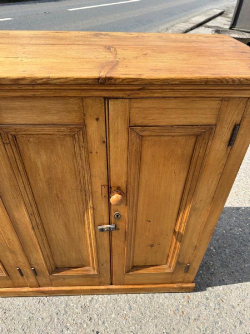 VICTORIAN PINE 4 DOOR CUPBOARD - ADDITIONAL PHOTO 3