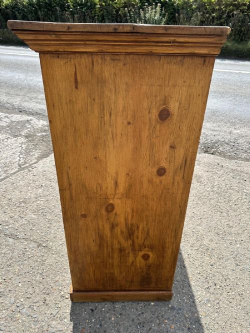 VICTORIAN PINE 4 DOOR CUPBOARD - ADDITIONAL PHOTO 6