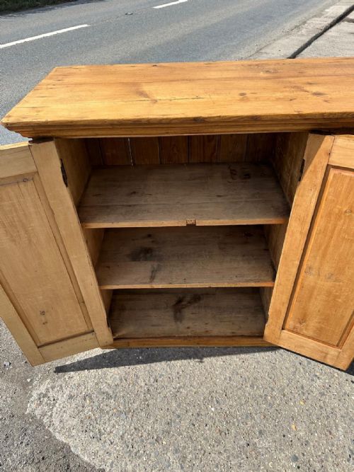VICTORIAN PINE 4 DOOR CUPBOARD - ADDITIONAL PHOTO 8