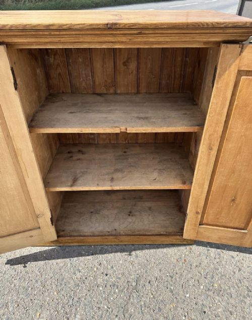 VICTORIAN PINE 4 DOOR CUPBOARD - ADDITIONAL PHOTO 9