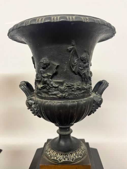 A PAIR OF BRONZE URNS ON MARBLE PLINTHS - ADDITIONAL PHOTO 5