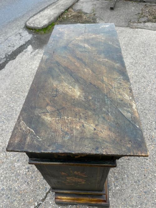 18TH CENTURY DUTCH POSSIBLY FRENCH ORIGINAL PAINTED PINE CUPBOARD - ADDITIONAL PHOTO 3
