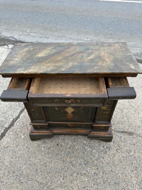 18TH CENTURY DUTCH POSSIBLY FRENCH ORIGINAL PAINTED PINE CUPBOARD - ADDITIONAL PHOTO 7