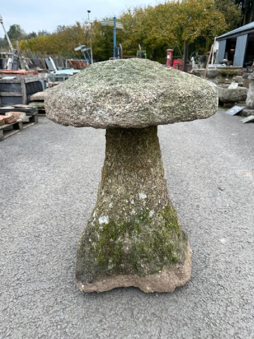 CIRCA 1800 CORNISH GRANITE STADDLE STONE - ADDITIONAL PHOTO 4