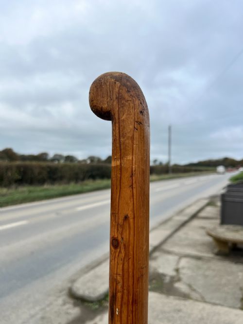 VICTORIAN PINE LIBRARY STEPS ELONGATED HANDRAIL WITH SHAPED TOP - ADDITIONAL PHOTO 4