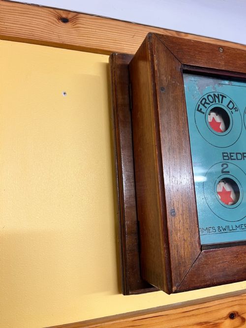 CIRCA 1900 SERVANTS BELL BOARD 'AMES AND WILLMER CHICHESTER' - ADDITIONAL PHOTO 4