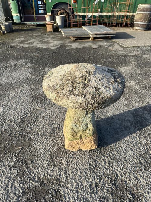 CIRCA 1800 CORNISH GRANITE STADDLE STONE - ADDITIONAL PHOTO 5