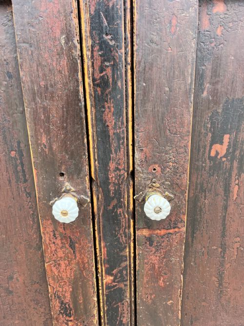 VICTORIAN GLAZED DRESSER IN ORIGINAL PAINT - ADDITIONAL PHOTO 11