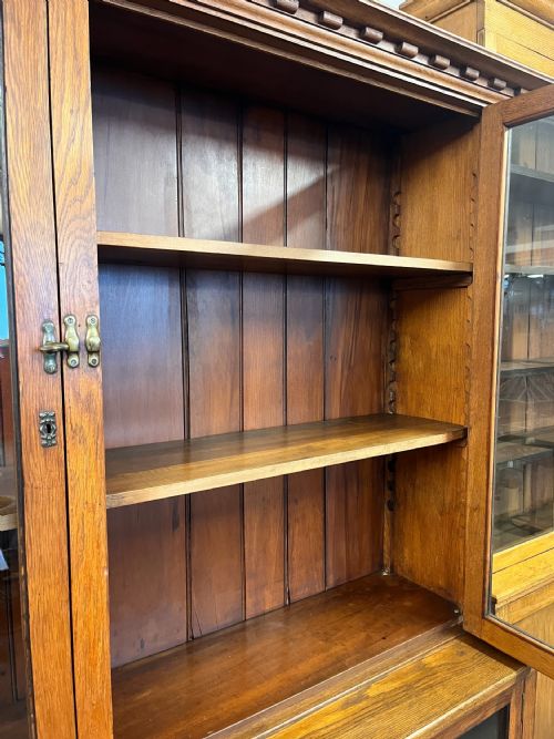 CIRCA 1900 OAK 4 DOOR GLAZED CUPBOARD BOOKCASE MADE BY JAMES D BENNET OF GLASGOW - ADDITIONAL PHOTO 6