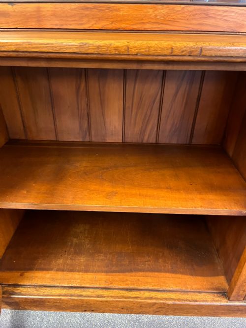CIRCA 1900 OAK 4 DOOR GLAZED CUPBOARD BOOKCASE MADE BY JAMES D BENNET OF GLASGOW - ADDITIONAL PHOTO 8
