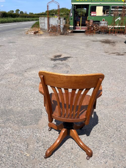 1920S OAK SWIVEL DESK CHAIR BY BIDDICK CO HOUSE FURNISHERS BRIDGWATER BURNHAMH408RN - ADDITIONAL PHOTO 3
