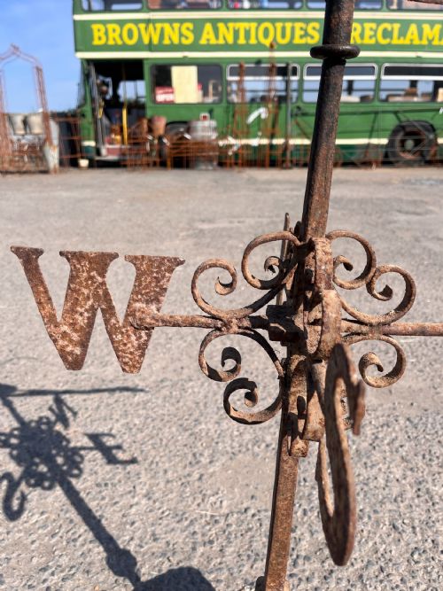 CIRCA 1920 WEATHER VANE DEPICTING FISHERMEN IN A BOAT - ADDITIONAL PHOTO 6