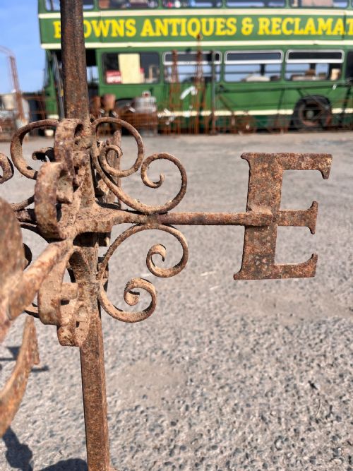 CIRCA 1920 WEATHER VANE DEPICTING FISHERMEN IN A BOAT - ADDITIONAL PHOTO 7
