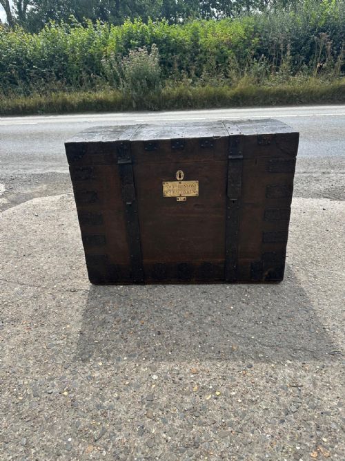 early 19th century georgian oak metal bound silver chest with brass name plaque richard benyon de beauvoir esq - CATEGORY: ANTIQUE CHESTS - DATED 19TH CENTURY
