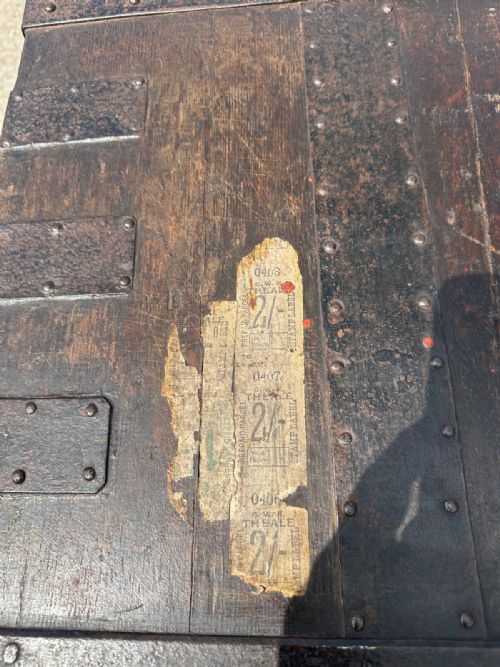 EARLY 19TH CENTURY GEORGIAN OAK METAL BOUND SILVER CHEST WITH BRASS NAME PLAQUE RICHARD BENYON DE BEAUVOIR ESQ - ADDITIONAL PHOTO 9