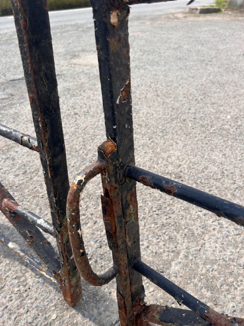 A PAIR OF 19TH CENTURY WROUGHT IRON GATES - ADDITIONAL PHOTO 1