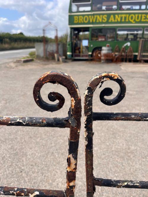 A PAIR OF 19TH CENTURY WROUGHT IRON GATES - ADDITIONAL PHOTO 4