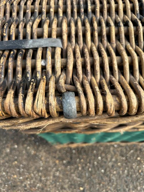 EARLY 20TH CENTURY WICKER LAUNDRY BASKET - ADDITIONAL PHOTO 1