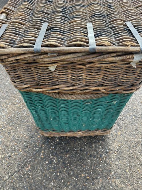 EARLY 20TH CENTURY WICKER LAUNDRY BASKET - ADDITIONAL PHOTO 2