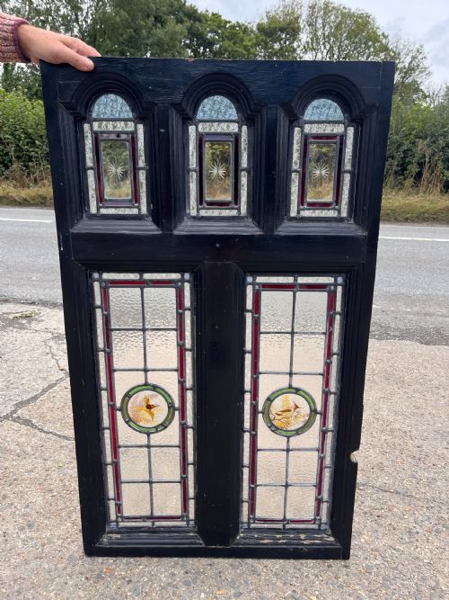 A VICTORIAN PANEL FEATURING FINE LEADED STAINED GLASS BY SWAINE BOURNE BIRMINGHAM - ADDITIONAL PHOTO 1