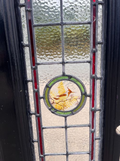 A VICTORIAN PANEL FEATURING FINE LEADED STAINED GLASS BY SWAINE BOURNE BIRMINGHAM - ADDITIONAL PHOTO 4