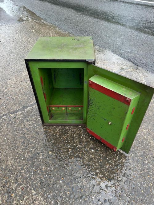 VICTORIAN SAFE WITH KEY - ADDITIONAL PHOTO 3