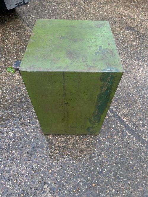 VICTORIAN SAFE WITH KEY - ADDITIONAL PHOTO 7