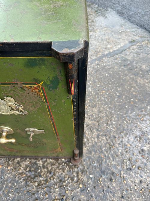 VICTORIAN SAFE WITH KEY - ADDITIONAL PHOTO 9