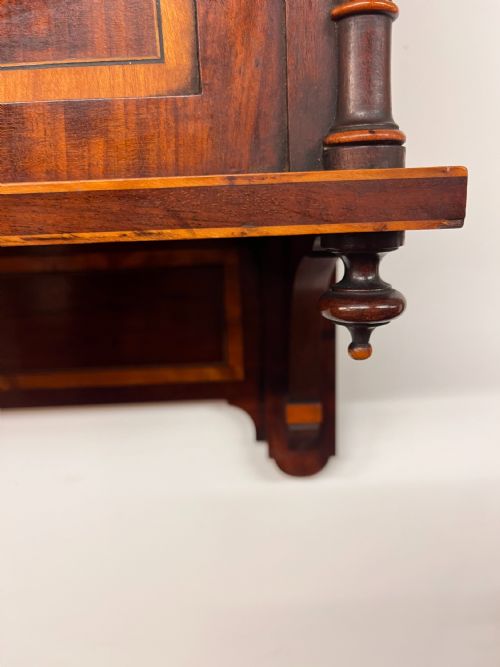 EARLY 19TH CENTURY 18201830 MAHOGANY HANGING CABINET WITH SATINWOOD EBONY INLAY - ADDITIONAL PHOTO 7